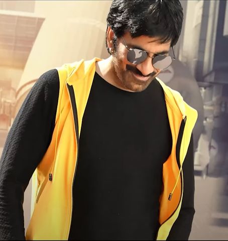 Ravi Teja looks stylish in Khiladi Title Song