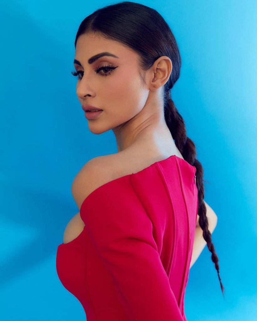 Mouni Roy hot pics