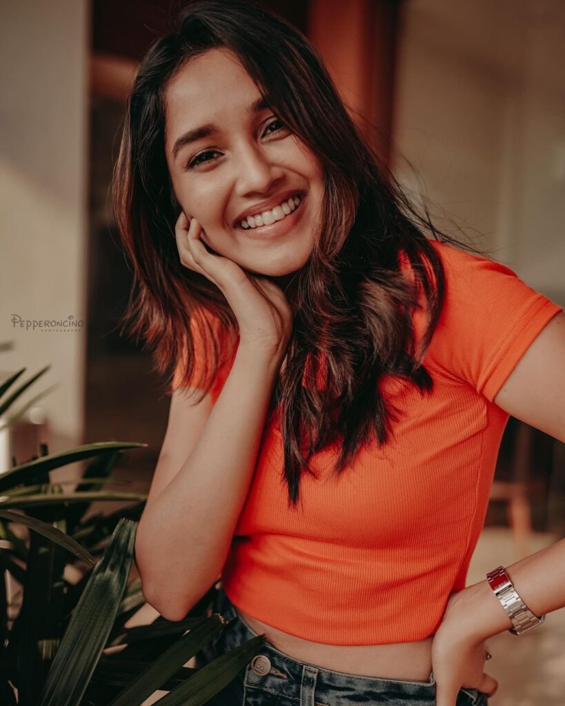 Anikha Surendran latest pics in Orange 