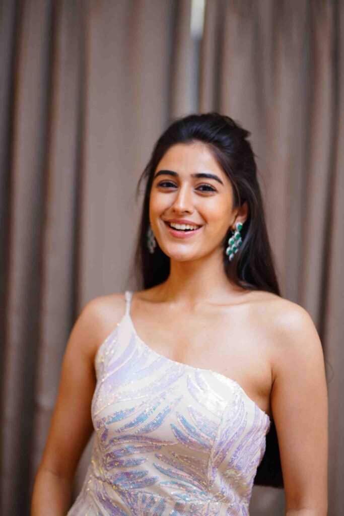 Virupaksha actress Sakshi vaidya latest stills

