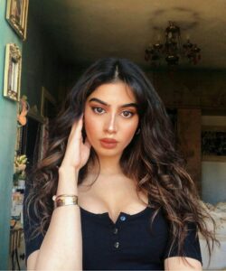 Khushi Kapoor Wiki, Height, Weight, Age, Affairs, Measurements, Biography & More