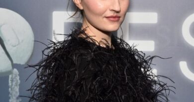 Kaitlyn Dever Wiki, Height, Weight, Age, Affairs, Measurements, Biography & More