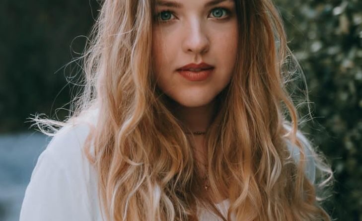 Aislinn Paul Wiki, Height, Weight, Age, Affairs, Measurements, Biography & More