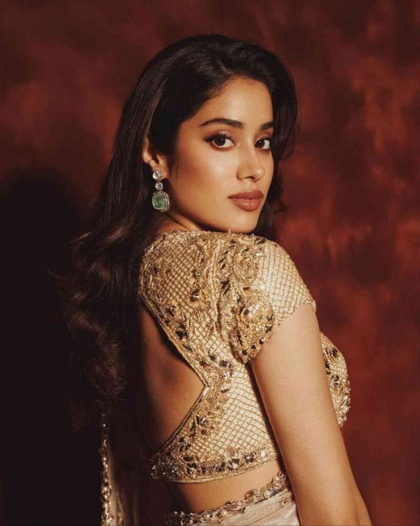 Jhanvi Kapoor hot