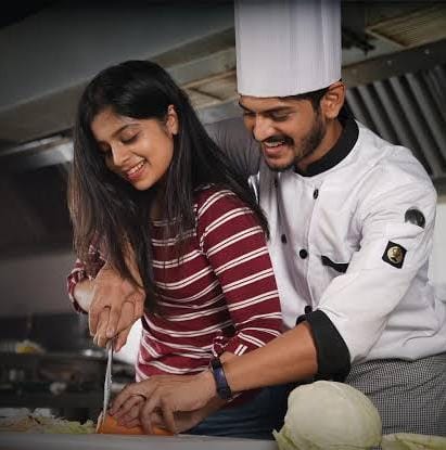 ఆహా OTT ప్లాట్ఫామ్లో చిత్రం "విందు భోజనం" హల్చల్